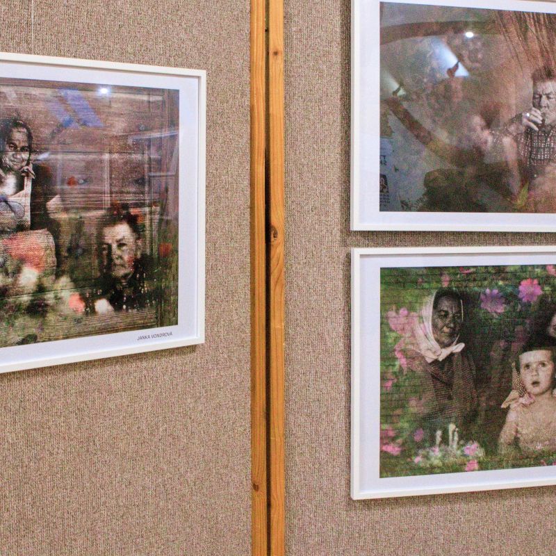 Vernisáž z pomezí snů a reality čočkou šesti fotoaparátů