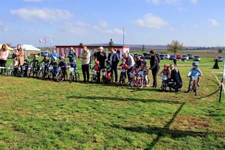 Sport * I. ročník - Kolo Cup & Ultraminifotbal Cup - dětské závody na velkopavlovickém letišti