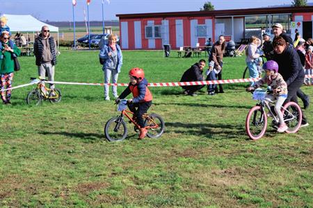 Sport * I. ročník - Kolo Cup & Ultraminifotbal Cup - dětské závody na velkopavlovickém letišti