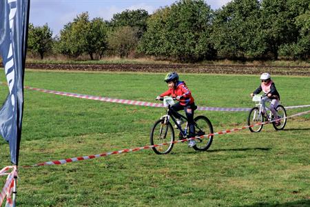 Sport * I. ročník - Kolo Cup & Ultraminifotbal Cup - dětské závody na velkopavlovickém letišti