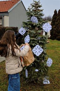 Advent & Vánoce * Zpívání seniorům, děti ze základní školy koledovali s dříve narozenými