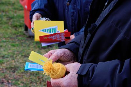 Advent & Vánoce * Zpívání seniorům, děti ze základní školy koledovali s dříve narozenými