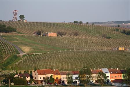 UMĚNÍM POZNÁVÁME SVÉ SOUSEDY * výstupy DUBEN 2011