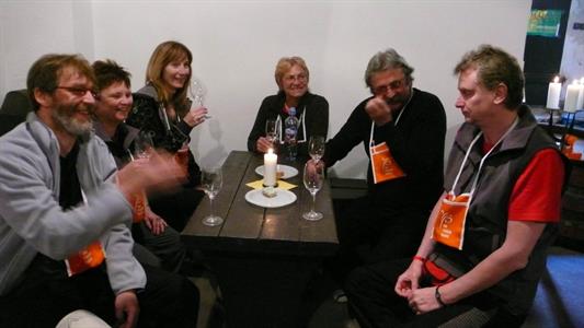 UMĚNÍM POZNÁVÁME SVÉ SOUSEDY * výstupy KVĚTEN 2011