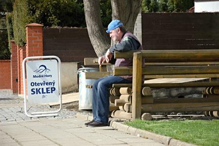 UMĚNÍM POZNÁVÁME SVÉ SOUSEDY * výstupy KVĚTEN 2011