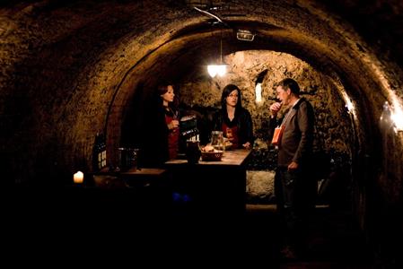 UMĚNÍM POZNÁVÁME SVÉ SOUSEDY * výstupy KVĚTEN 2011