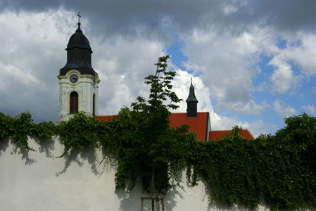 UMĚNÍM POZNÁVÁME SVÉ SOUSEDY * výstupy KVĚTEN 2011