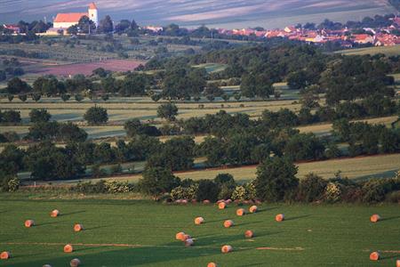 UMĚNÍM POZNÁVÁME SVÉ SOUSEDY * výstupy ČERVEN 2011
