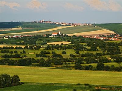 UMĚNÍM POZNÁVÁME SVÉ SOUSEDY * výstupy ČERVENEC 2011