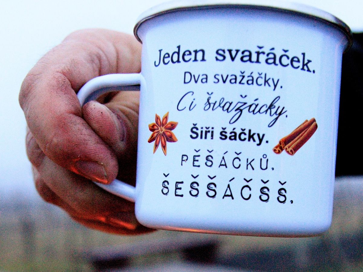 První advent pod rozhlednou Slunečná