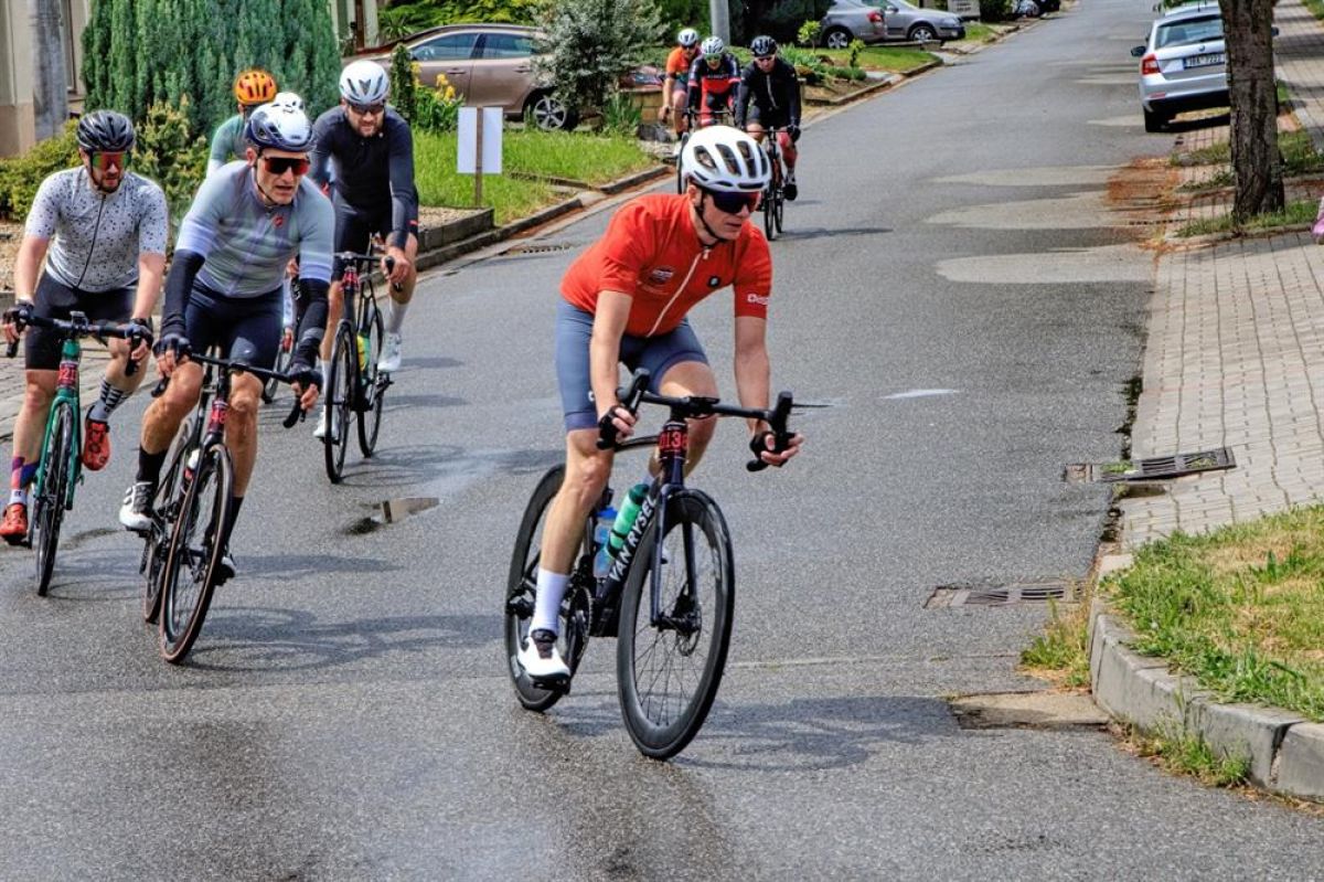 Závod Road Classics Pálava letos projel i Velkými Pavlovicemi
