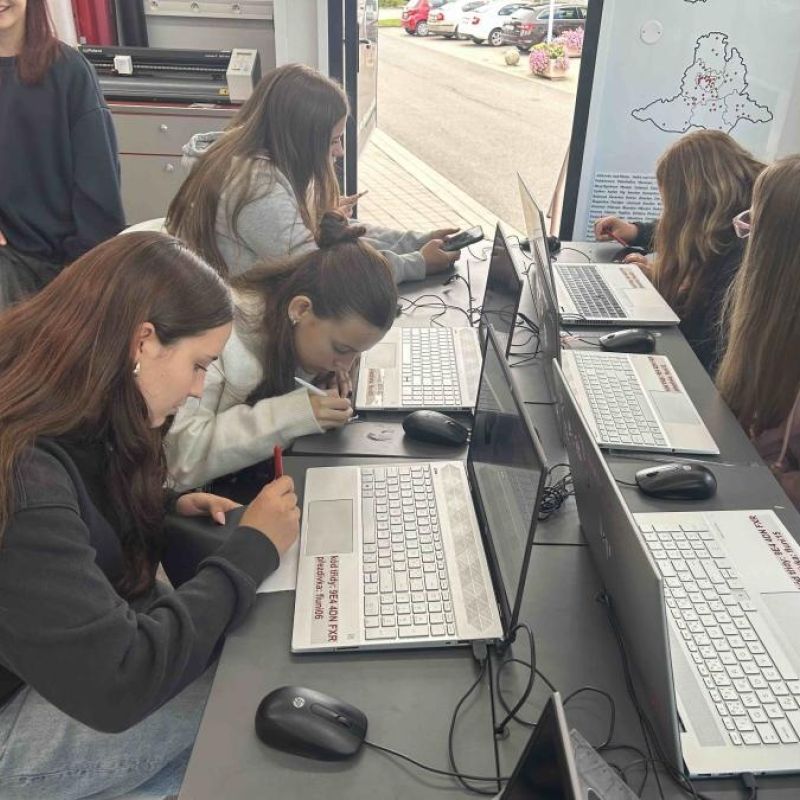 FabLab University kamion