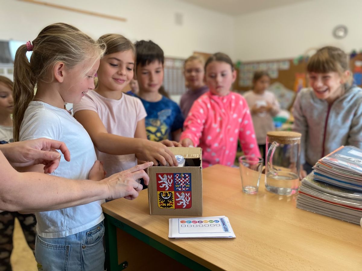 Volby na vlastní chlupy. Děti si zkusily s Městskou knihovnou "volby nanečisto"