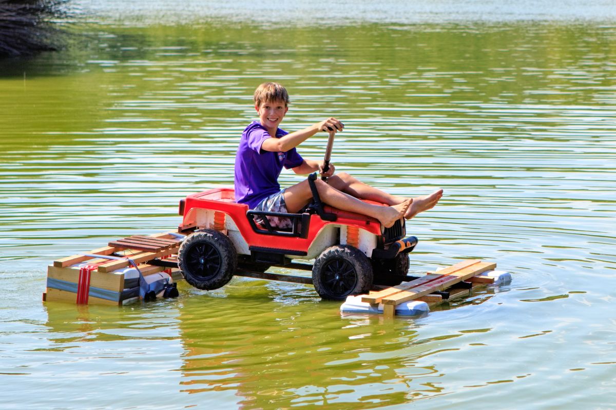 Velkopavlovická regata 2025: Necky, vor a skvělá letní atmosféra u Zahájky