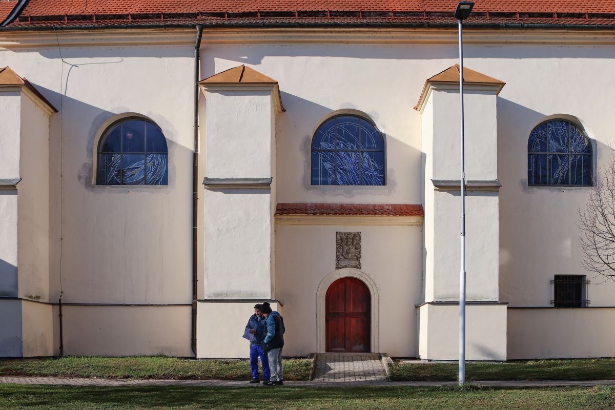 Nové vitráže velkopavlovickému kostelu moc sluší